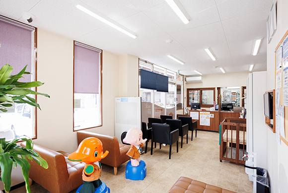 有限会社 真伝ケーアイ薬局　待合室